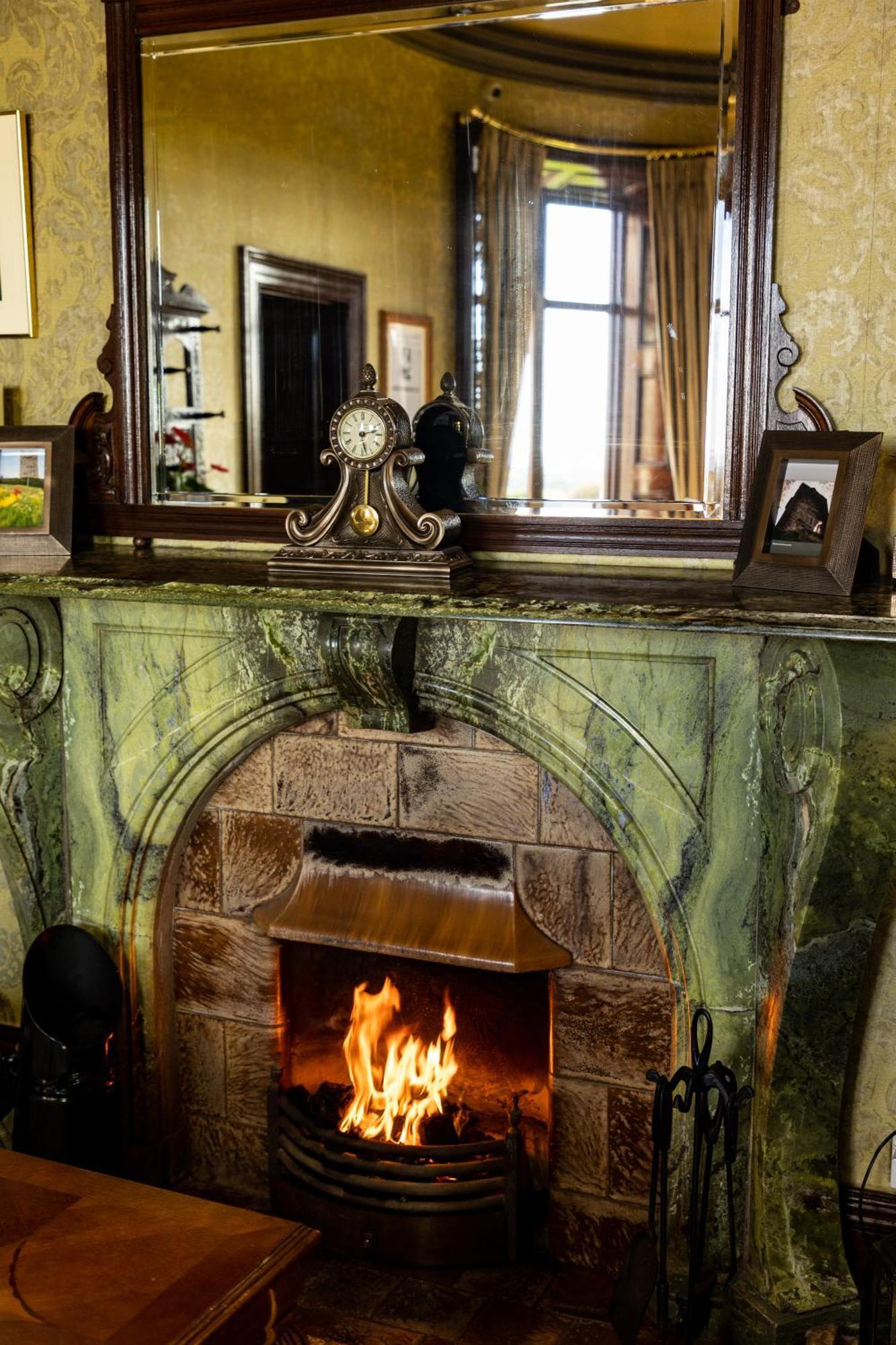Ballinalacken Castle Country House Hotel Doolin Kültér fotó